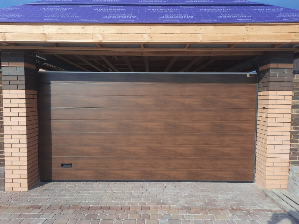 Секционные ворота серии Prestige 4000х2500 Марди Истра