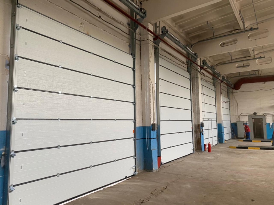 Секционные промышленные ворота 4 шт ProTrend Марди Истра