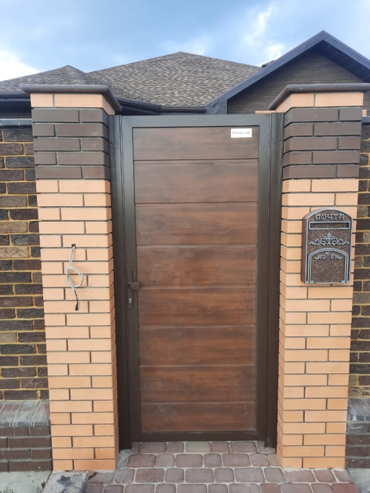 Калитка Prestige RAL8014 1000х2100 цвет заполнения тёмный дуб Марди Истра