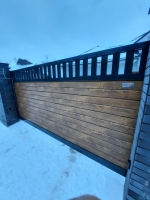 Откатные ворота Prestige с калиткой Prestige RAL 8017+Golden Oak Марди Истра