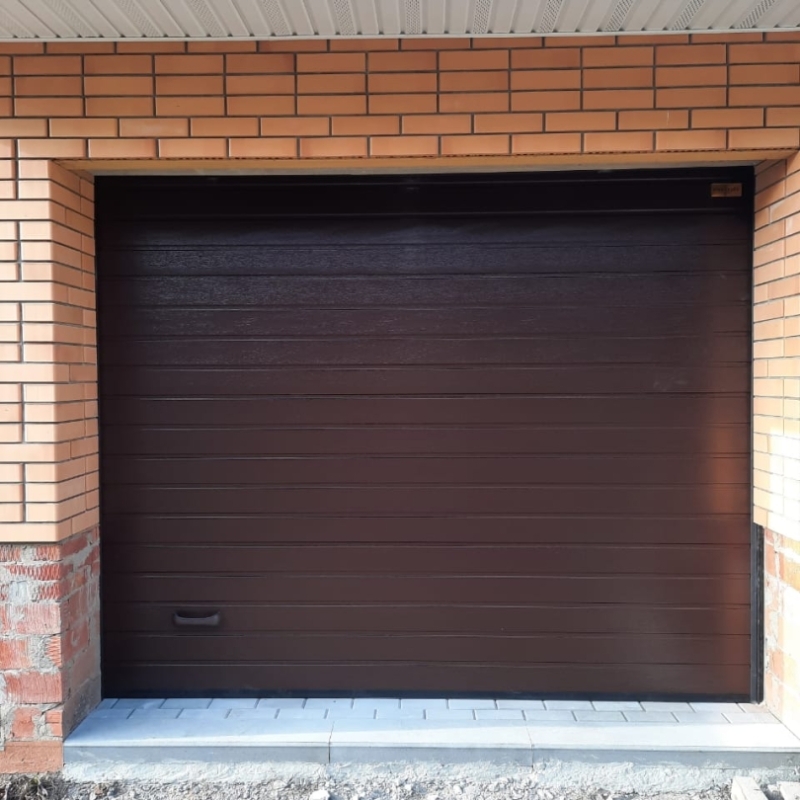 Секционные гаражные ворота Prestige 3095x2105 RAL8017 Марди Старый Оскол