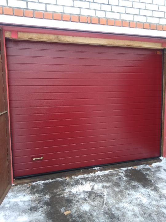 Секционные гаражные ворота Prestige 3215x2675 RAL 3004 Пурпурно-красный Марди Истра