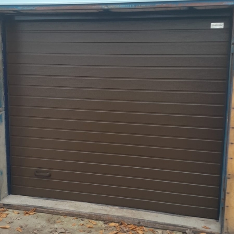 Секционные гаражные ворота Prestige 2550x2435 RAL8014 коричневый Марди Старый Оскол