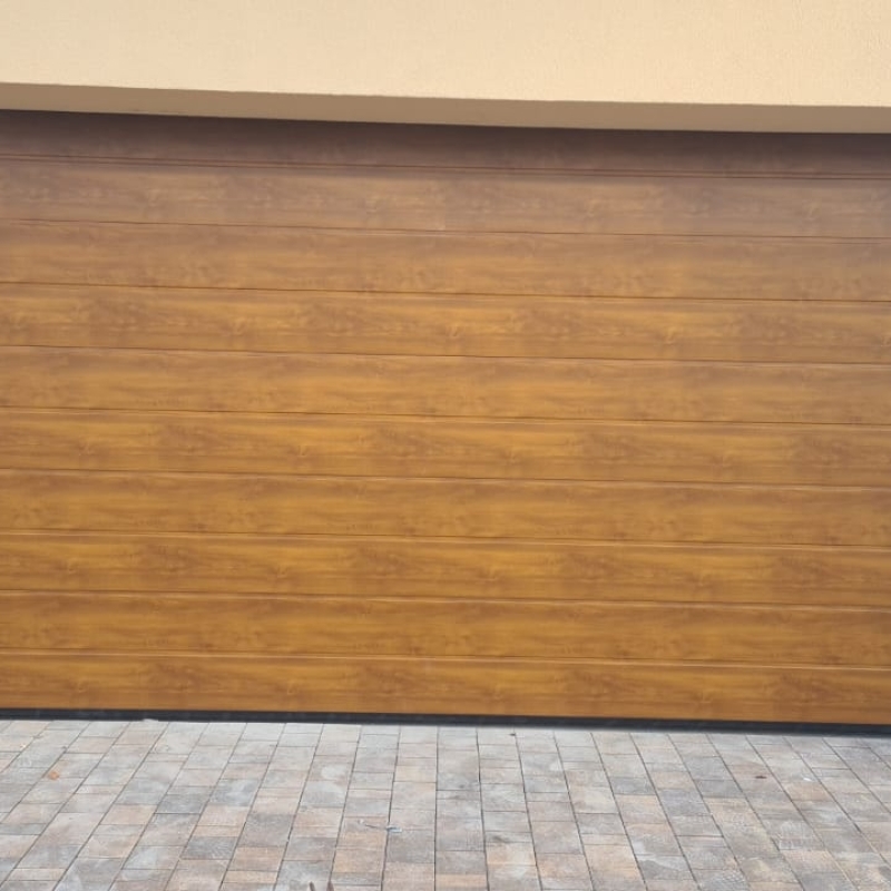 Секционные гаражные ворота Prestige 5450х2585 золотой дуб M-гофр Марди Старый Оскол