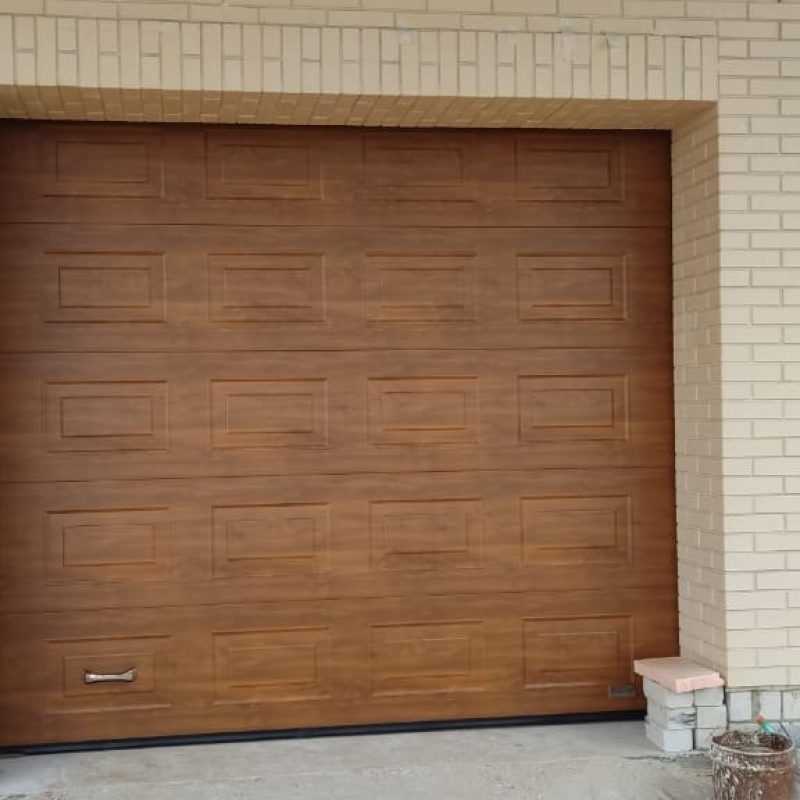 Секционные гаражные ворота Prestige филенка 2600х2450 Золотой дуб Марди Старый Оскол