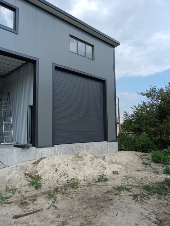 Секционные промышленные ворота 3 штуки S-гофр RAL 7016 серый антрацит Марди Апрелевка