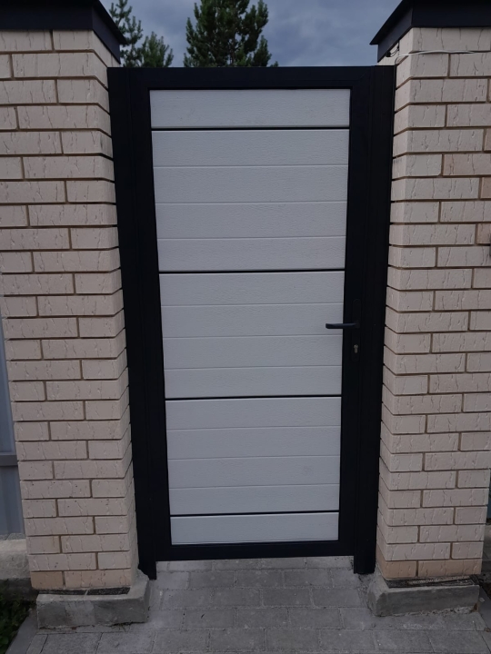 Въездные откатные ворота Prestige 4800х1905 и калитка Prestige 820х1905 RAL 7016 серый антрацит Марди Белгород