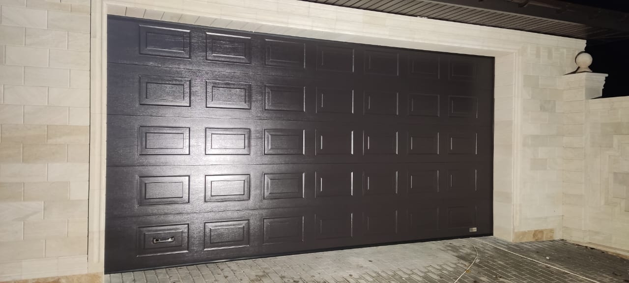 Секционные гаражные ворота Prestige 4525x2570 филенка RAL 7016 серый антрацит Марди Воронеж