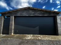 Калитка 900х2200 и секционные гаражные ворота Prestige 4600х2450 RAL 7016 серый антрацит Марди Воронеж