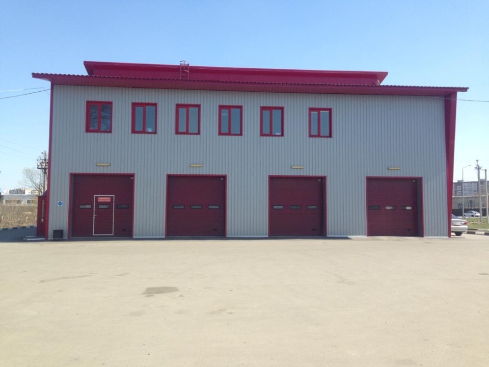 4 секционных гаражных ворот Prestige 2700х2700 RAL 3004 пурпурно-красный Марди Воронеж