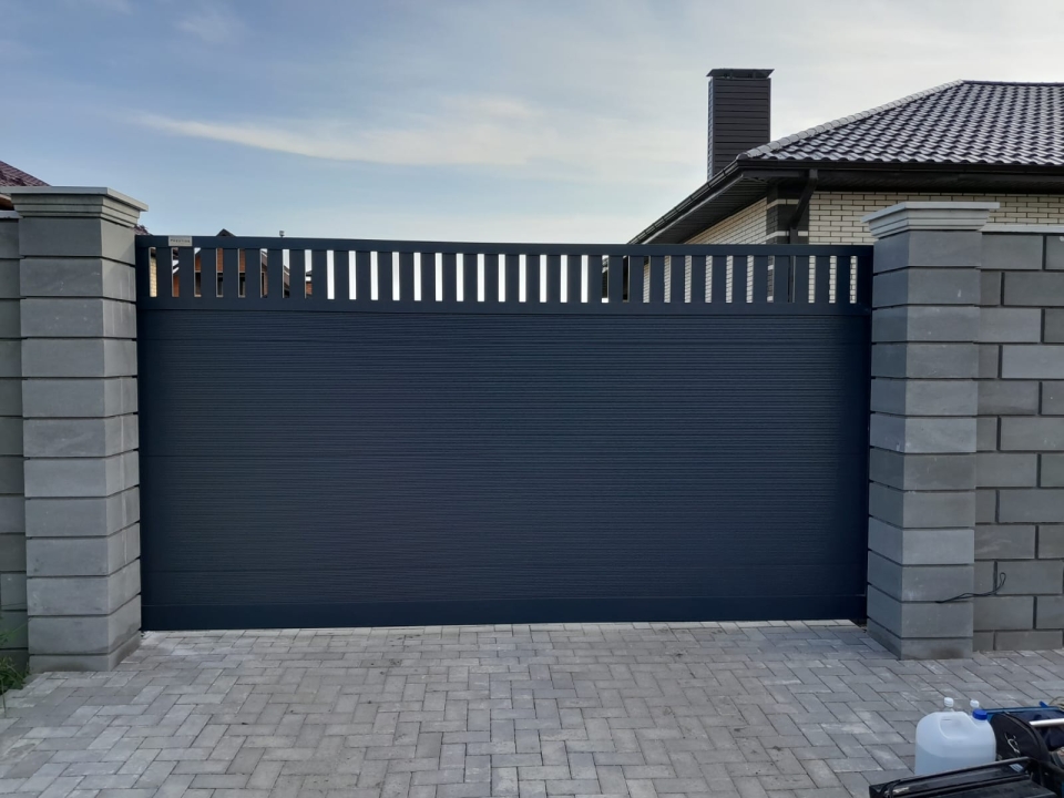 Откатные ворота Prestige 4100x1995 и калитка Prestige 800х1995 RAL 7016 серый антрацит Марди Воронеж