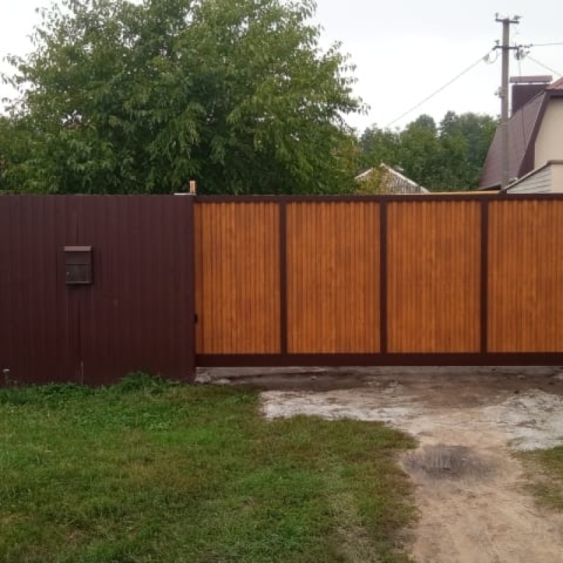 Откатные ворота 4100х1800 и калитка 900х1800 цвет рамы RAL 8017 шоколадный, заполнение заказчика Марди Старый Оскол