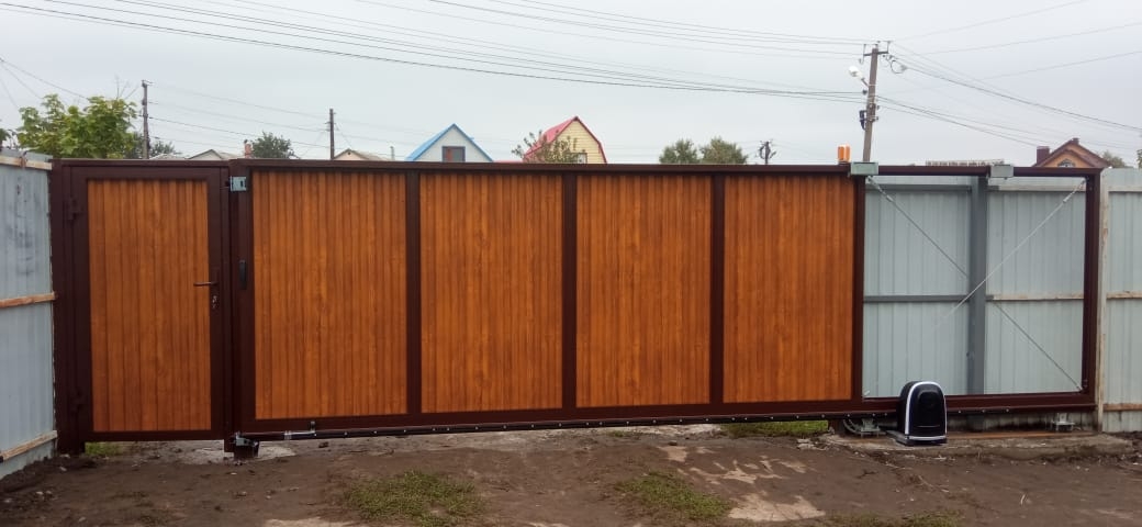 Откатные ворота 4100х1800 и калитка 900х1800 цвет рамы RAL 8017 шоколадный, заполнение заказчика Марди Воронеж