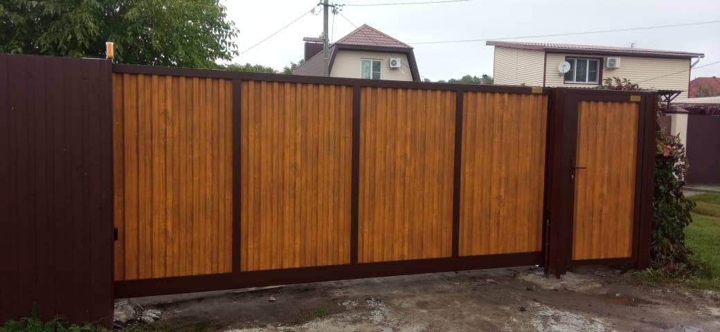 Откатные ворота 4100х1800 и калитка 900х1800 цвет рамы RAL 8017 шоколадный, заполнение заказчика Марди Воронеж