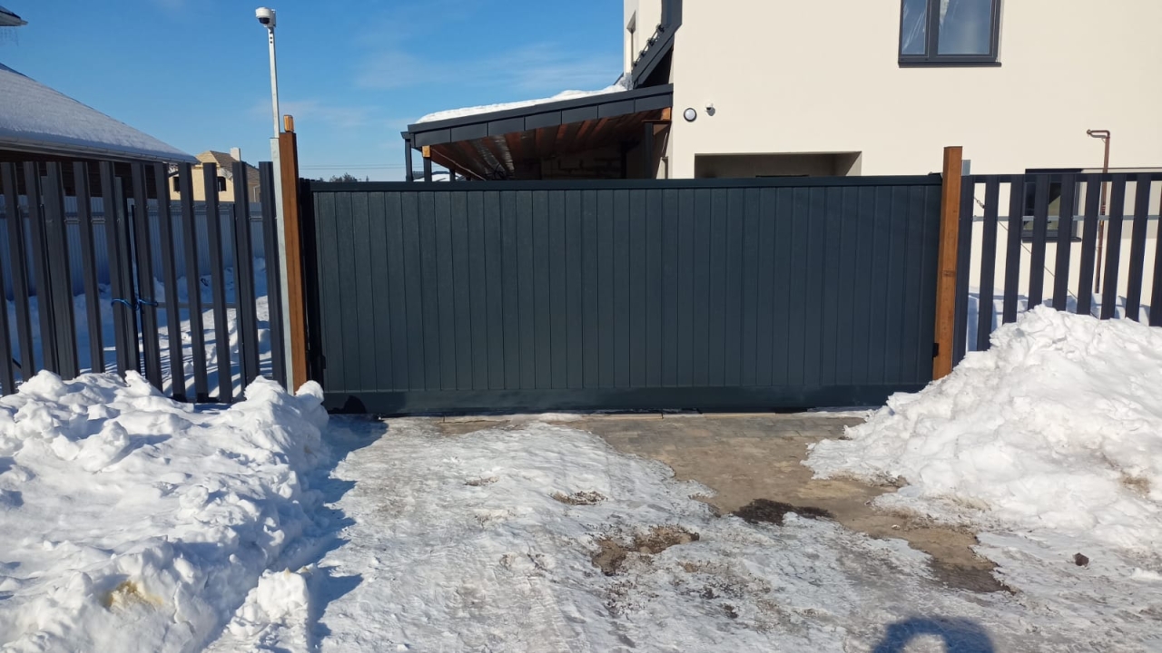 Въездные откатные ворота 4500х1995 RAL 7016 серый антрацит Марди Белгород