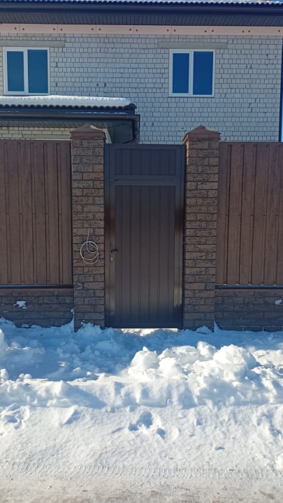 Откатные ворота 3890х2100 и калитка 920х2100 цвет 8017 шоколадный Марди Воронеж