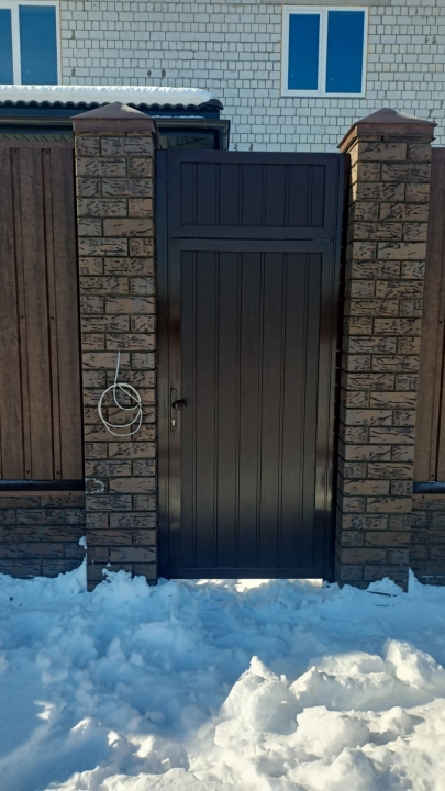 Откатные ворота 3890х2100 и калитка 920х2100 цвет 8017 шоколадный Марди Воронеж