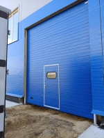 Ворота секционные промышленные PROTREND 4000X4500, цвет RAL5010 синий, с калиткой Марди Воронеж